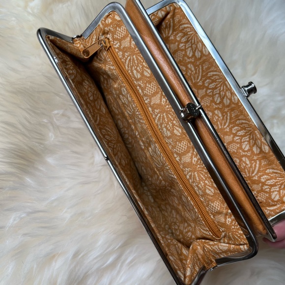 Hobo Lauren Clutch-Wallet in Truffle - Picture 5 of 8